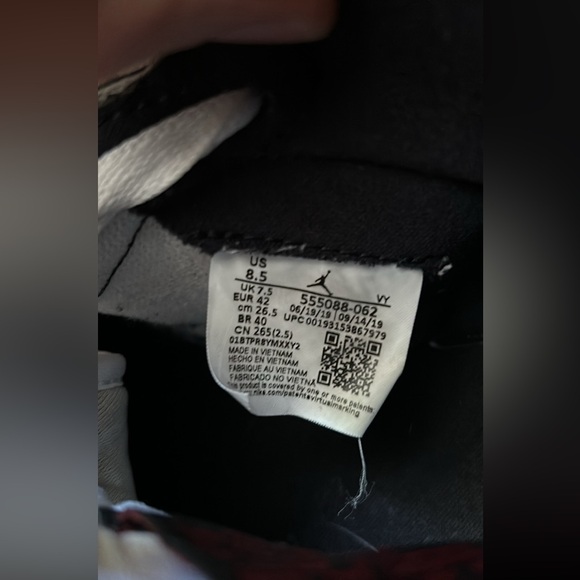 Air Jordan 1 Retro High OG bloodlines - Picture 3 of 7